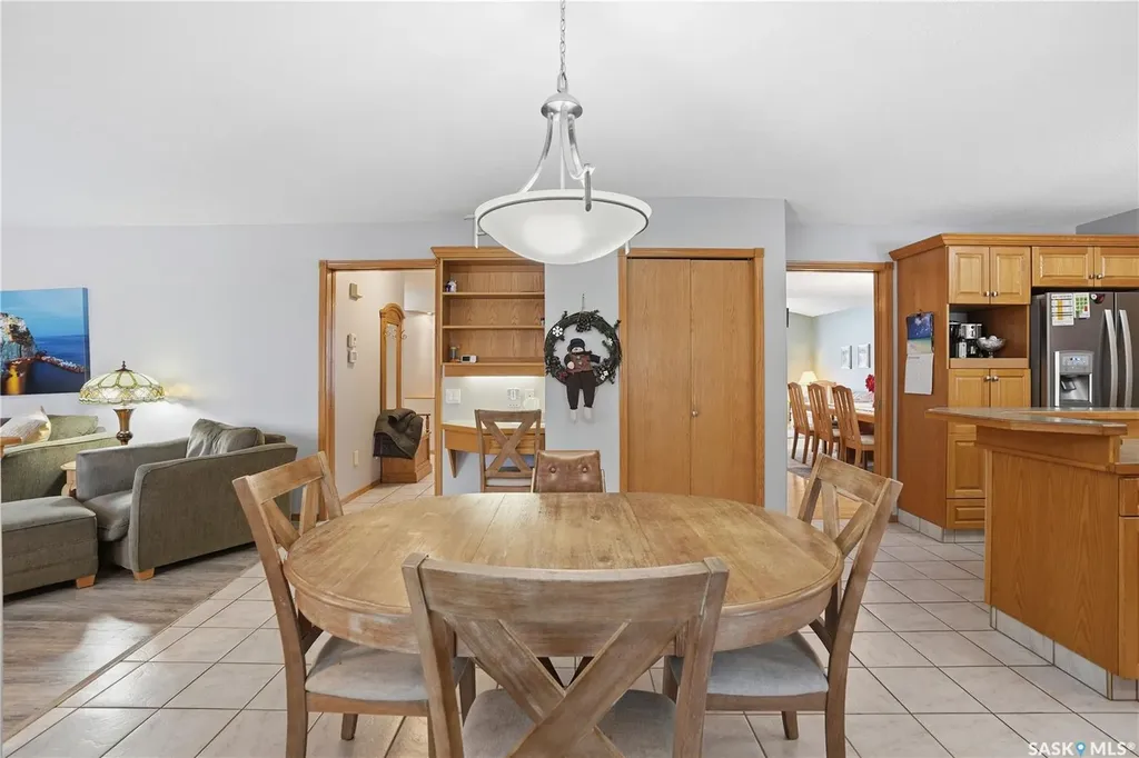 3148 Wimbledon Bay Regina SK S4V 2Y6