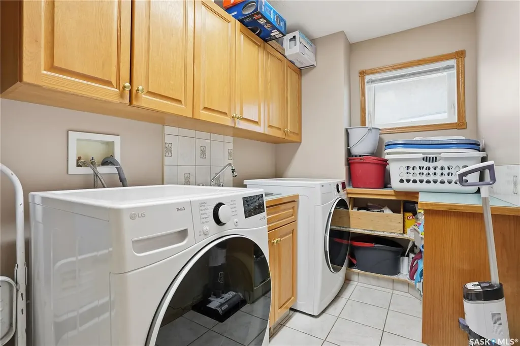 3148 Wimbledon Bay Regina SK S4V 2Y6