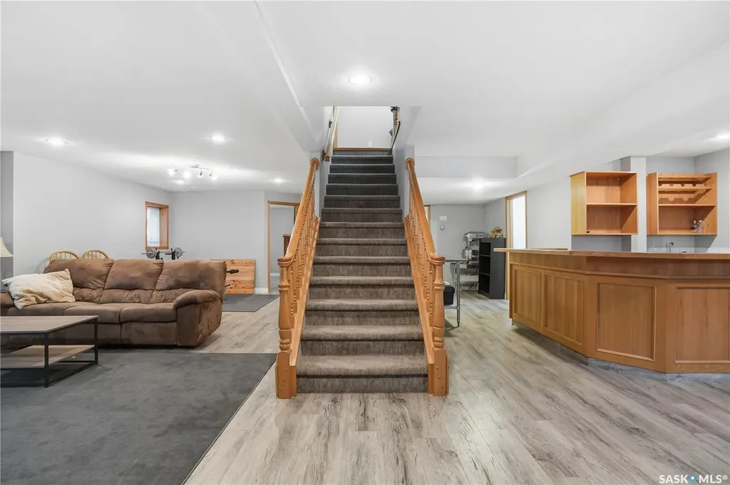 3148 Wimbledon Bay Regina SK S4V 2Y6