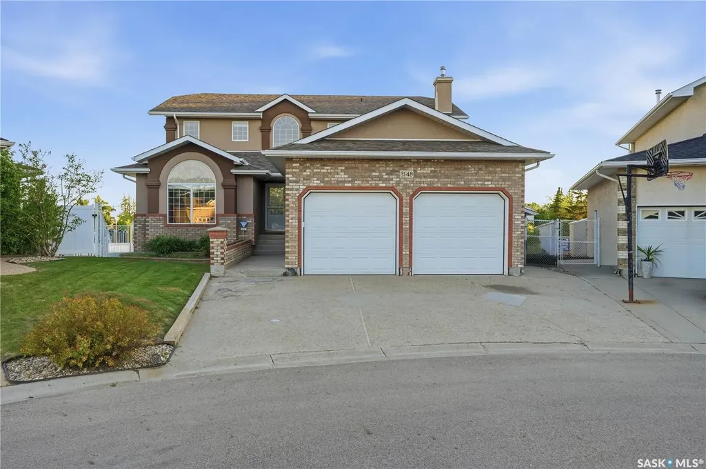 3148 Wimbledon Bay Regina SK S4V 2Y6