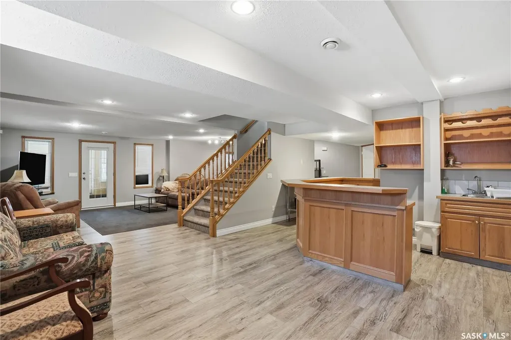 3148 Wimbledon Bay Regina SK S4V 2Y6