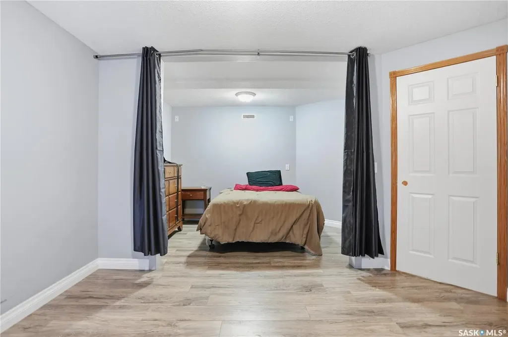 3148 Wimbledon Bay Regina SK S4V 2Y6