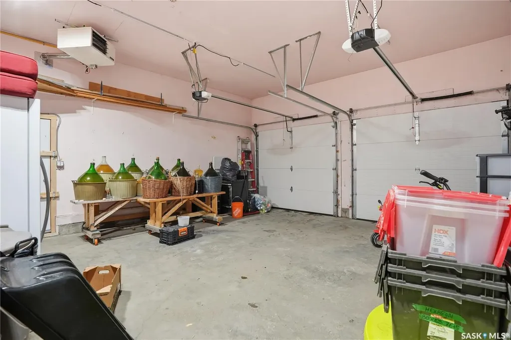 3148 Wimbledon Bay Regina SK S4V 2Y6
