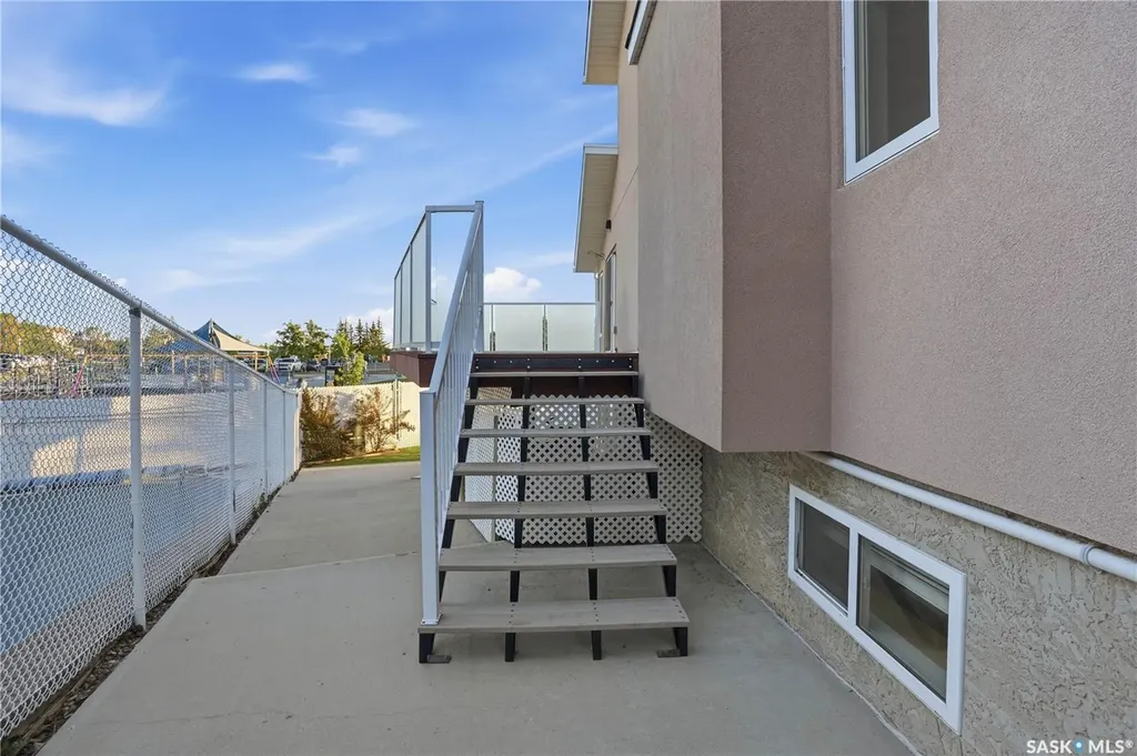 3148 Wimbledon Bay Regina SK S4V 2Y6