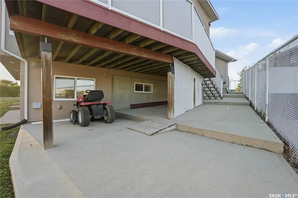 3148 Wimbledon Bay Regina SK S4V 2Y6