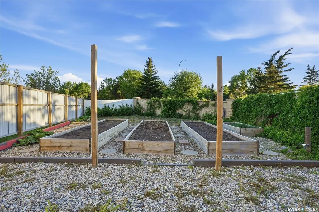 3148 Wimbledon Bay Regina SK S4V 2Y6
