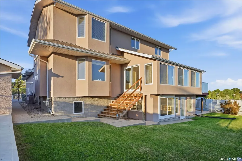 3148 Wimbledon Bay Regina SK S4V 2Y6
