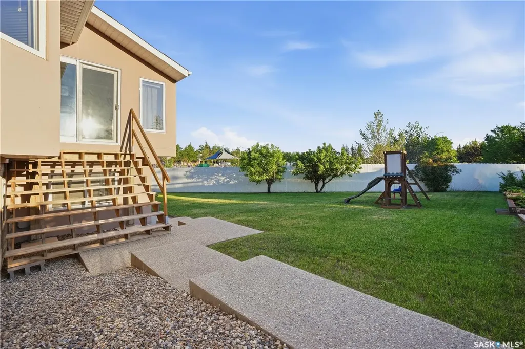 3148 Wimbledon Bay Regina SK S4V 2Y6