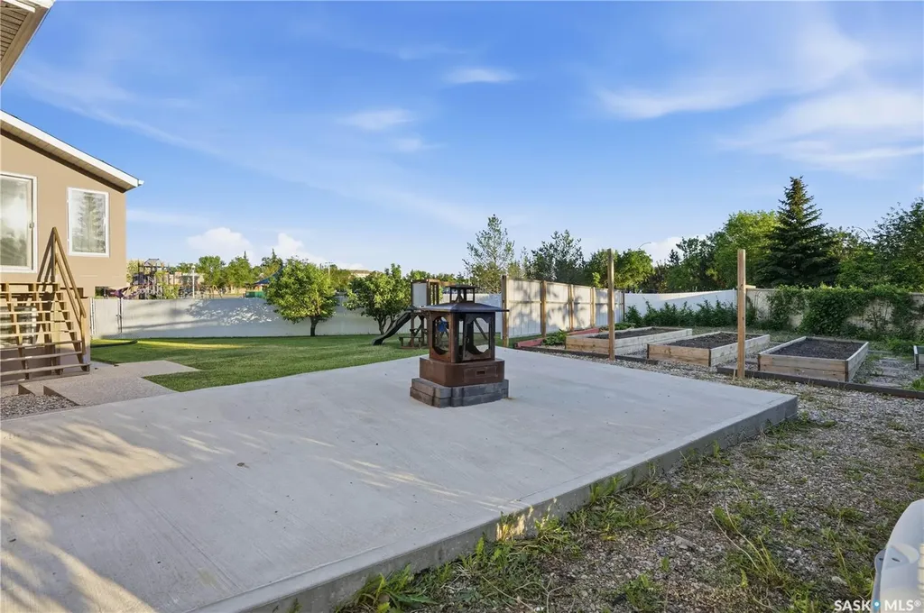 3148 Wimbledon Bay Regina SK S4V 2Y6