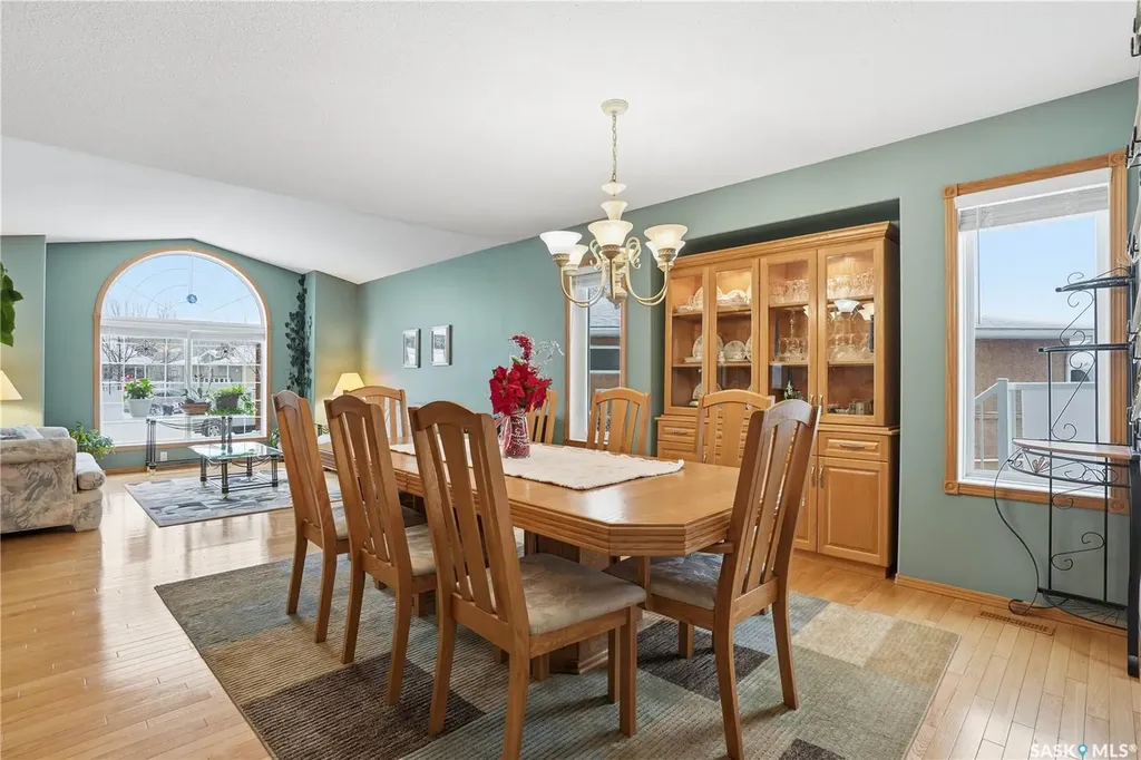 3148 Wimbledon Bay Regina SK S4V 2Y6