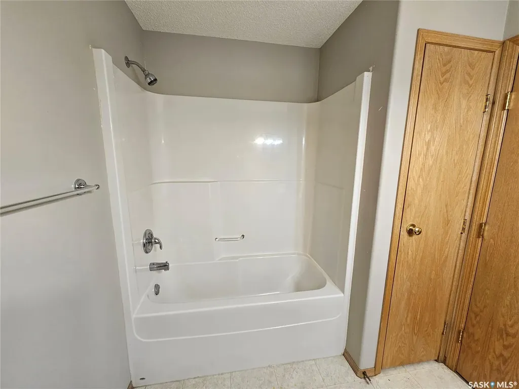 297 5th Avenue E Unity SK S0K 4L0