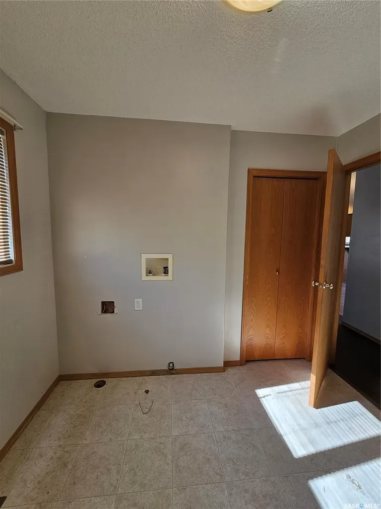 297 5th Avenue E Unity SK S0K 4L0