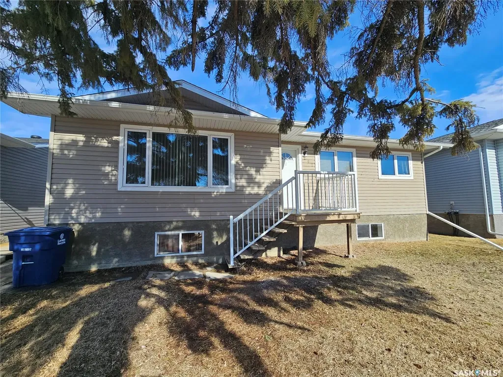 297 5th Avenue E Unity SK S0K 4L0