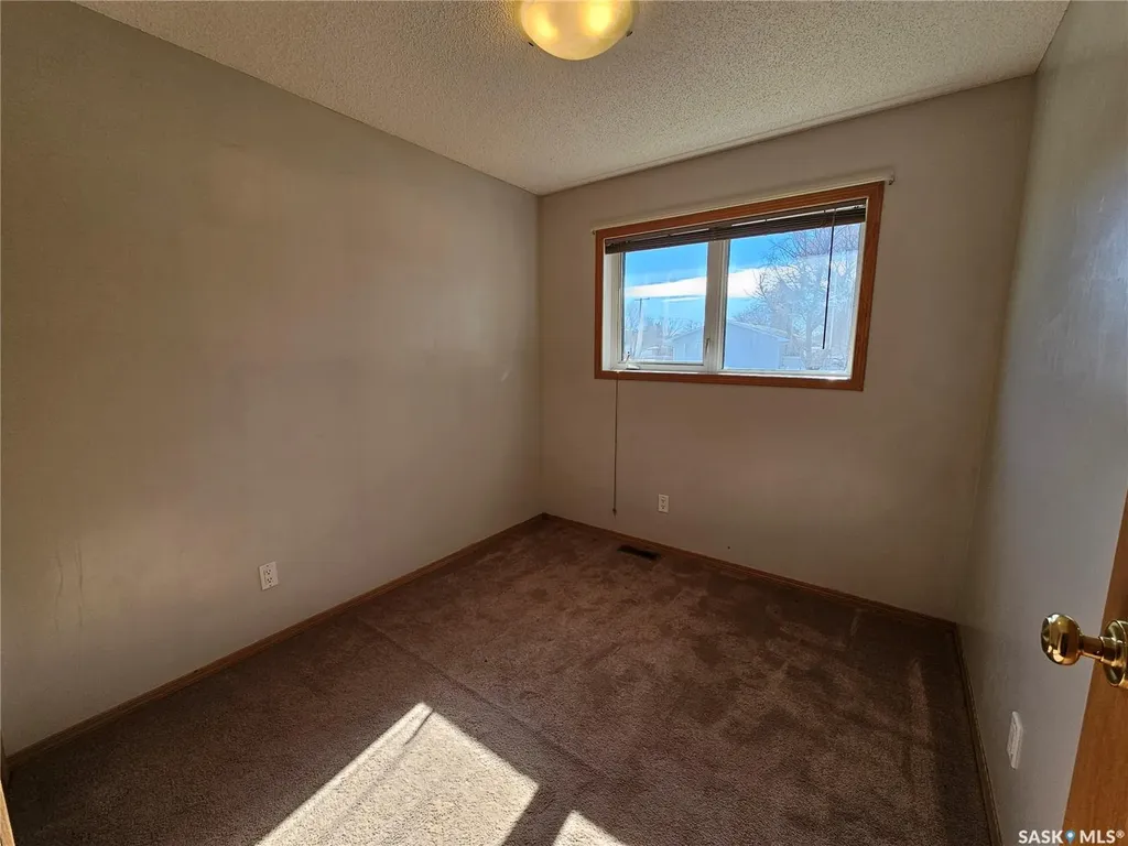 297 5th Avenue E Unity SK S0K 4L0