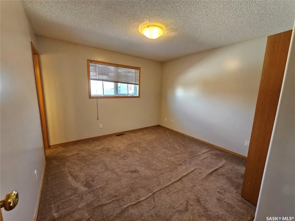 297 5th Avenue E Unity SK S0K 4L0