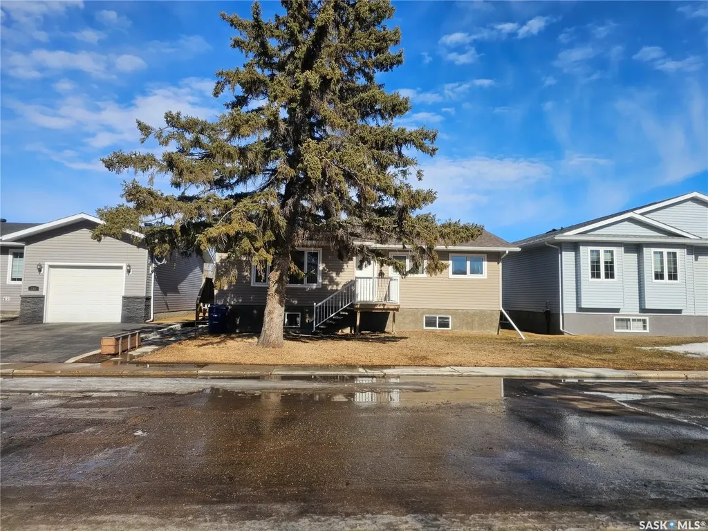 297 5th Avenue E Unity SK S0K 4L0