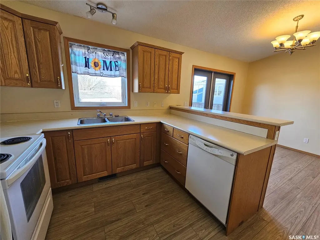 297 5th Avenue E Unity SK S0K 4L0