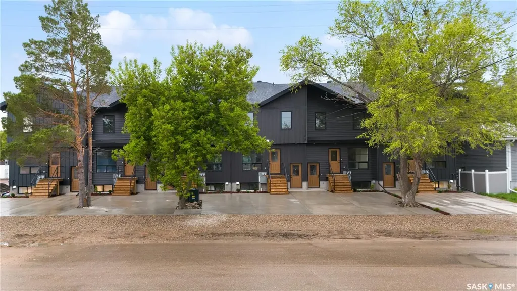 75 3rd Avenue Lumsden SK S0G 3C0