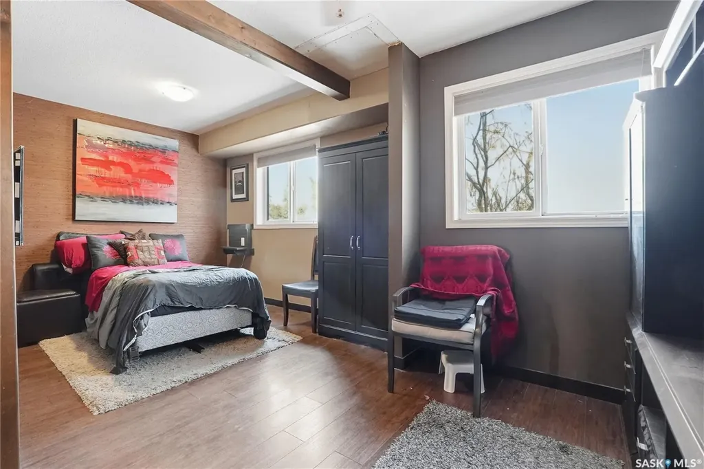 802 K Avenue N Saskatoon SK S7L 2N1