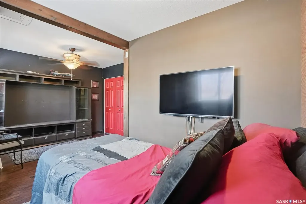 802 K Avenue N Saskatoon SK S7L 2N1