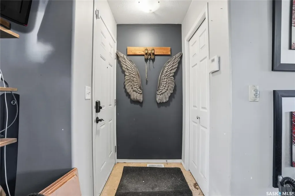 802 K Avenue N Saskatoon SK S7L 2N1
