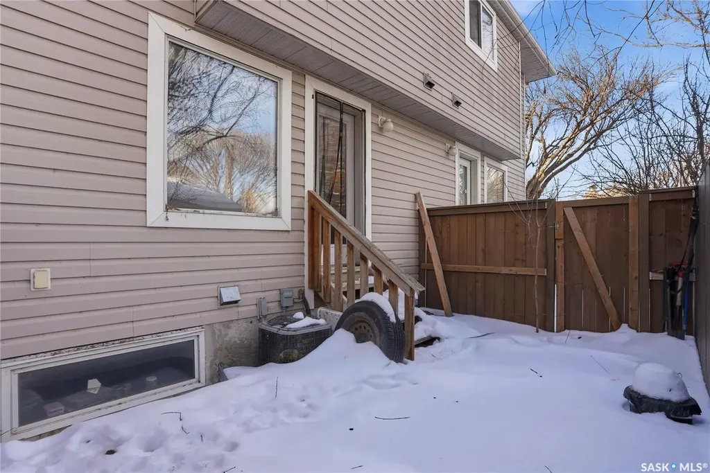 802 K Avenue N Saskatoon SK S7L 2N1