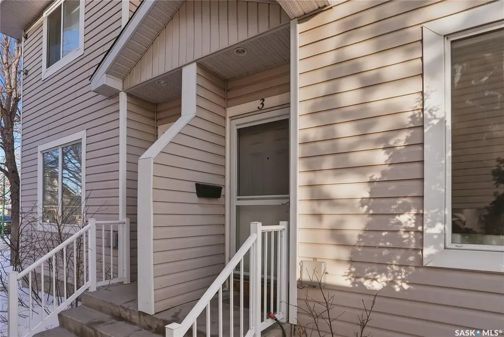 802 K Avenue N Saskatoon SK S7L 2N1