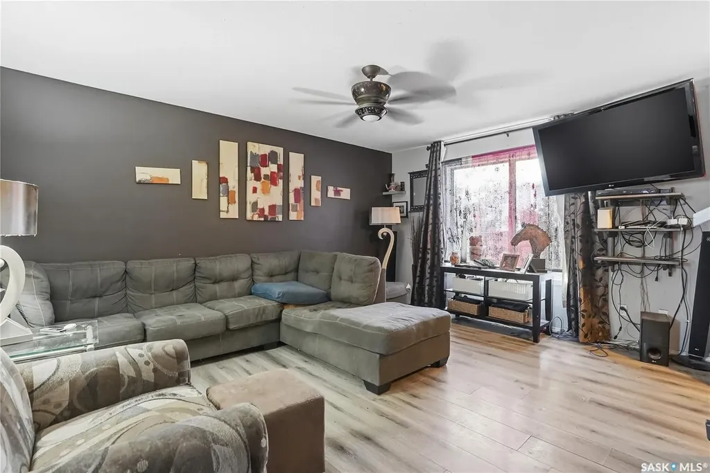 802 K Avenue N Saskatoon SK S7L 2N1