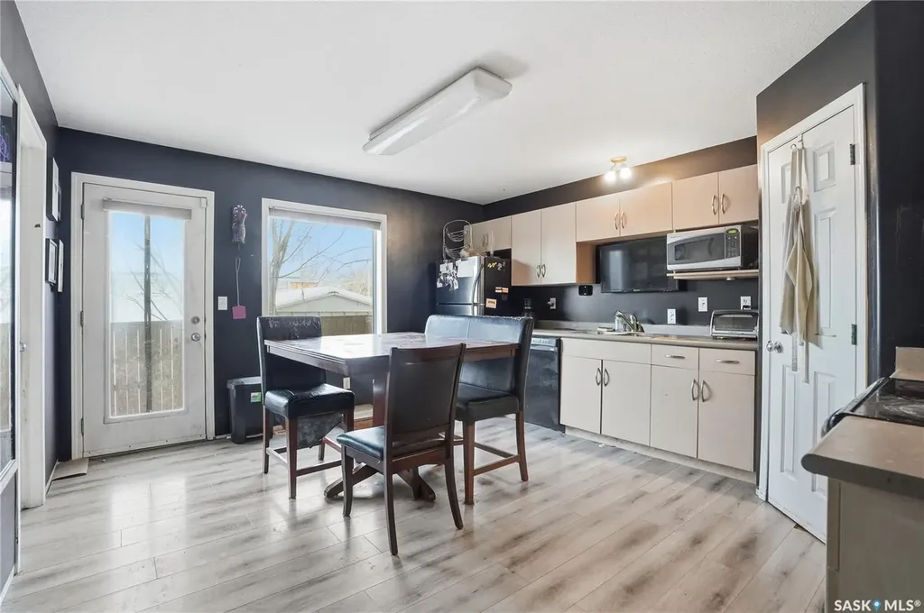 802 K Avenue N Saskatoon SK S7L 2N1