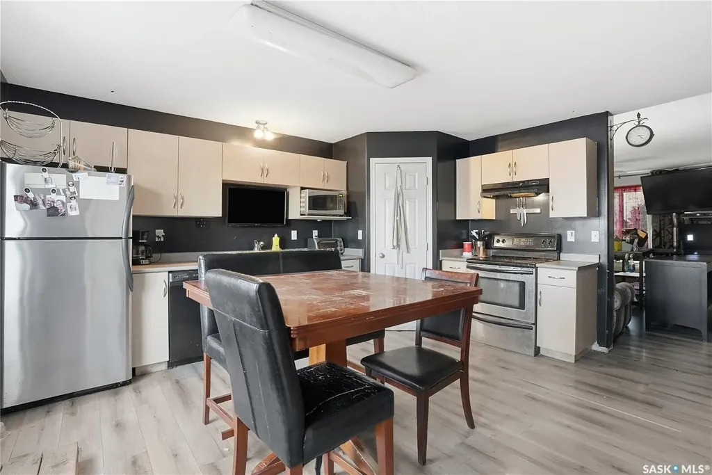 802 K Avenue N Saskatoon SK S7L 2N1