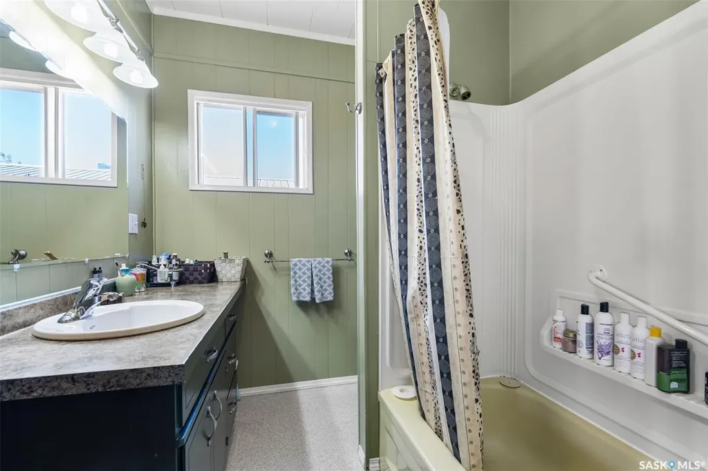 103 Main Street Watrous SK S0K 4T0