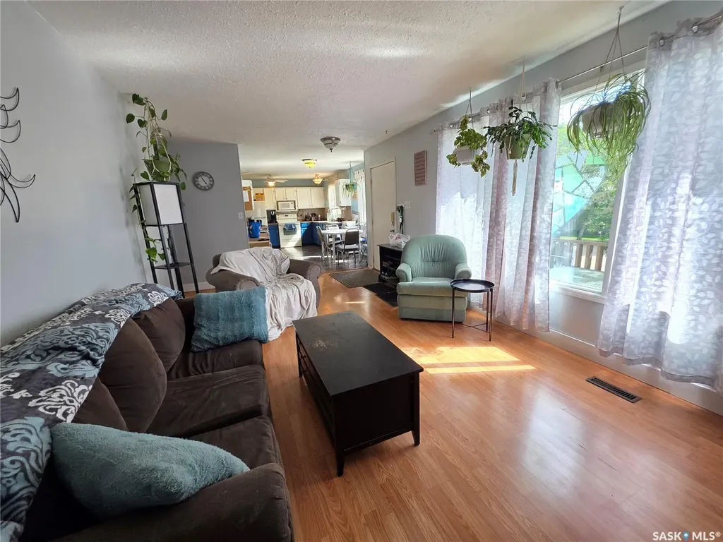 520 Dennis Street Herbert SK S0H 2A0