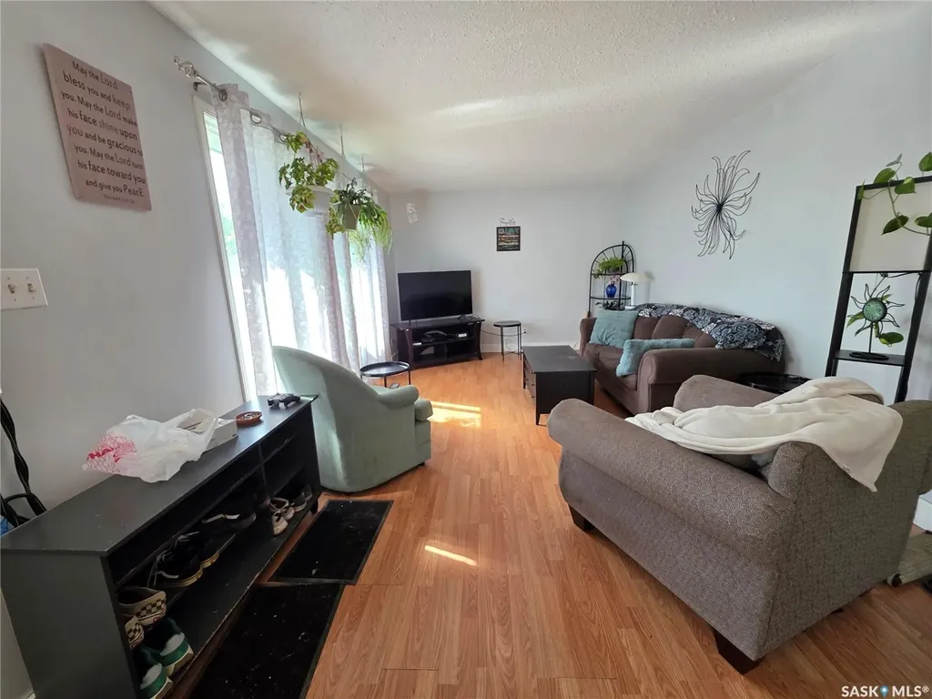 520 Dennis Street Herbert SK S0H 2A0