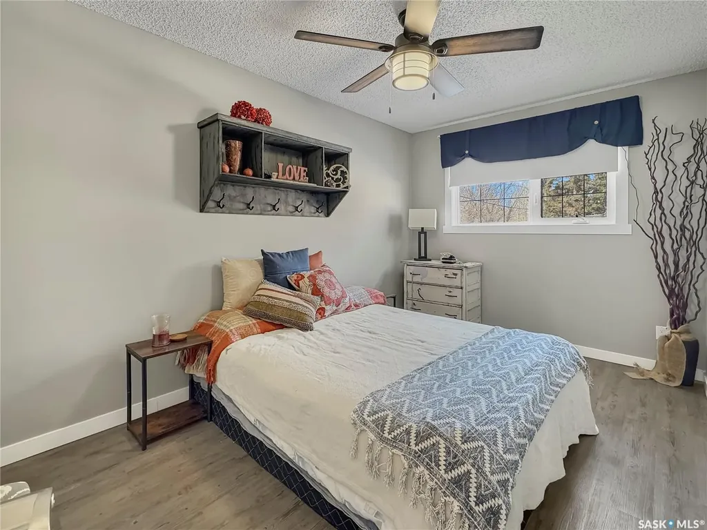17 4th Avenue E Neilburg SK S0M 2C0