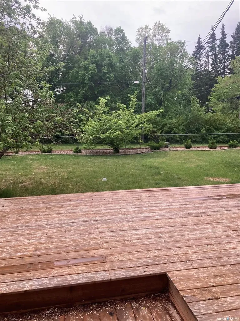17 4th Avenue E Neilburg SK S0M 2C0
