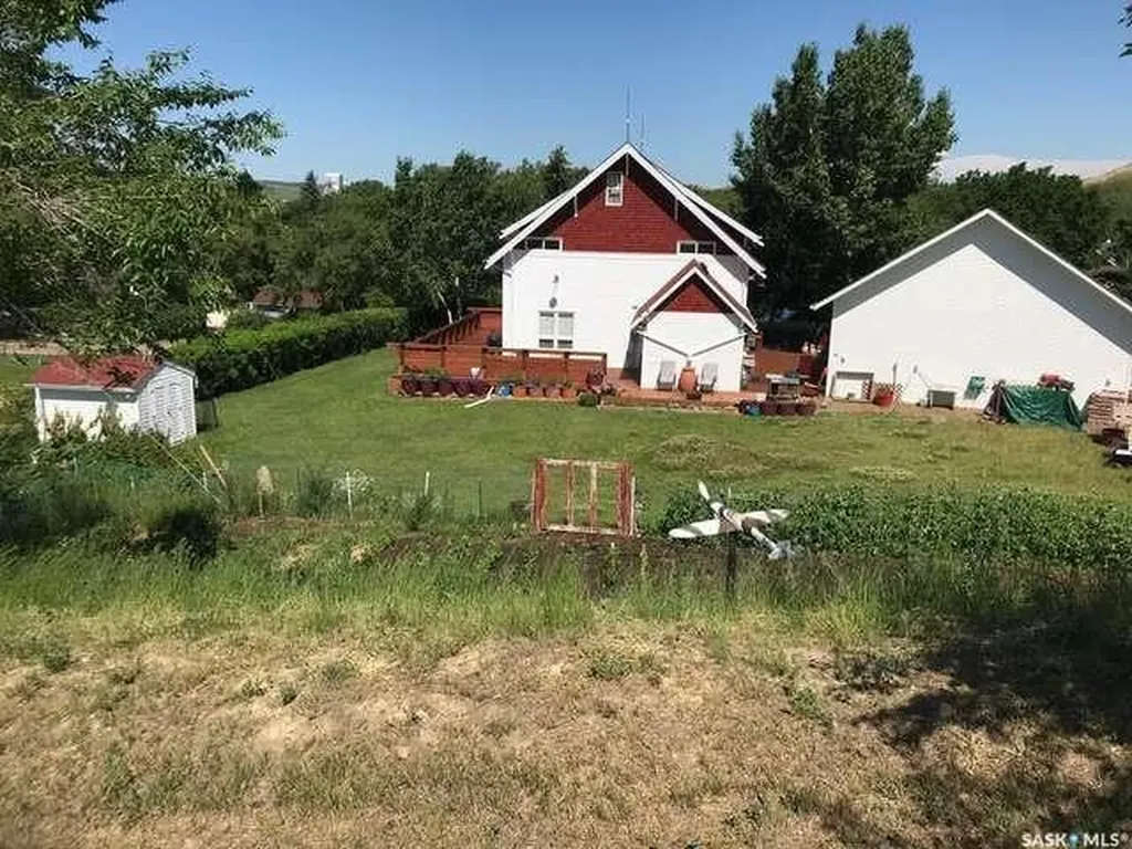 2015 1st Street N Rockglen SK S0H 3R0