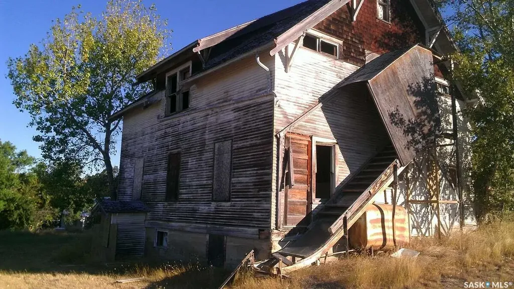 2015 1st Street N Rockglen SK S0H 3R0
