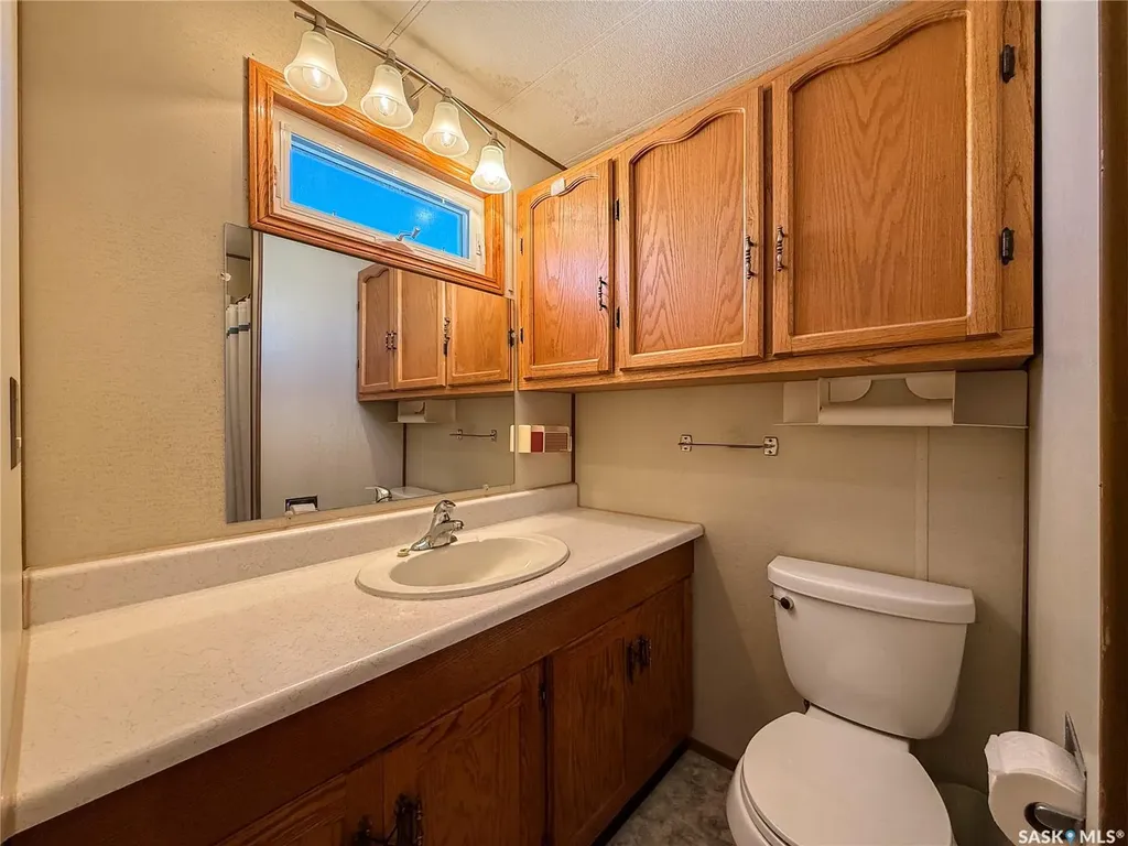 203 4th Avenue Climax SK S0N 0N0
