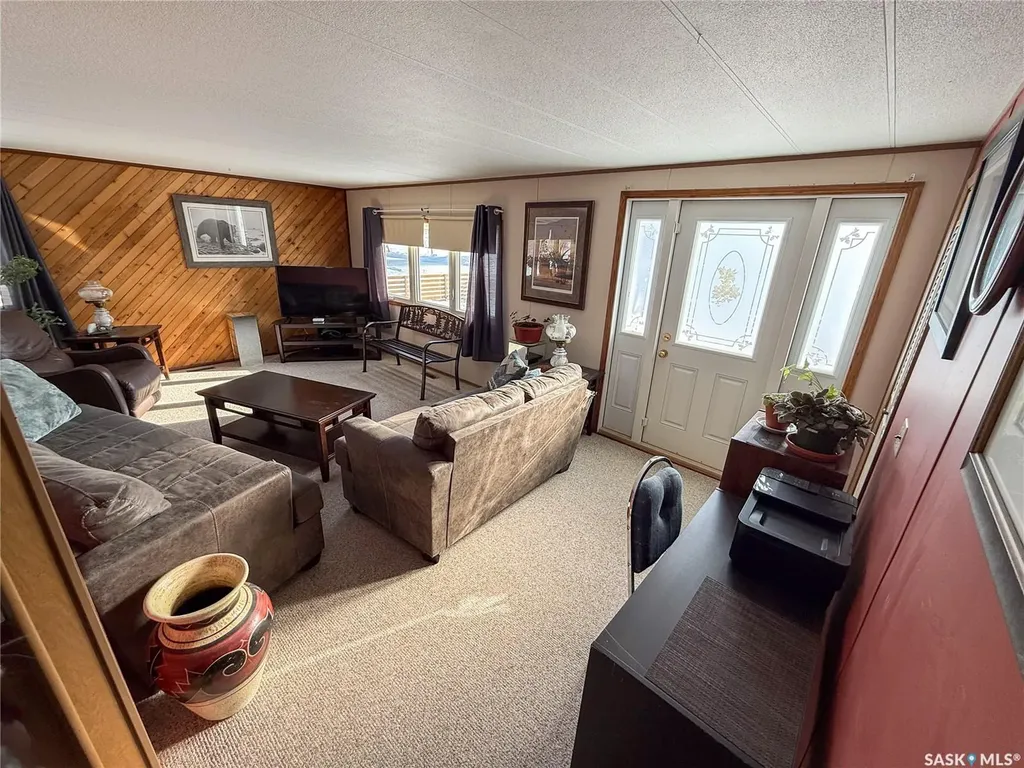 203 4th Avenue Climax SK S0N 0N0