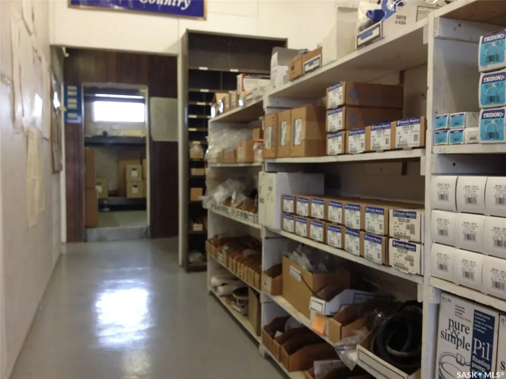 405 & 407 Railway Avenue Weyburn SK S4H 0A7