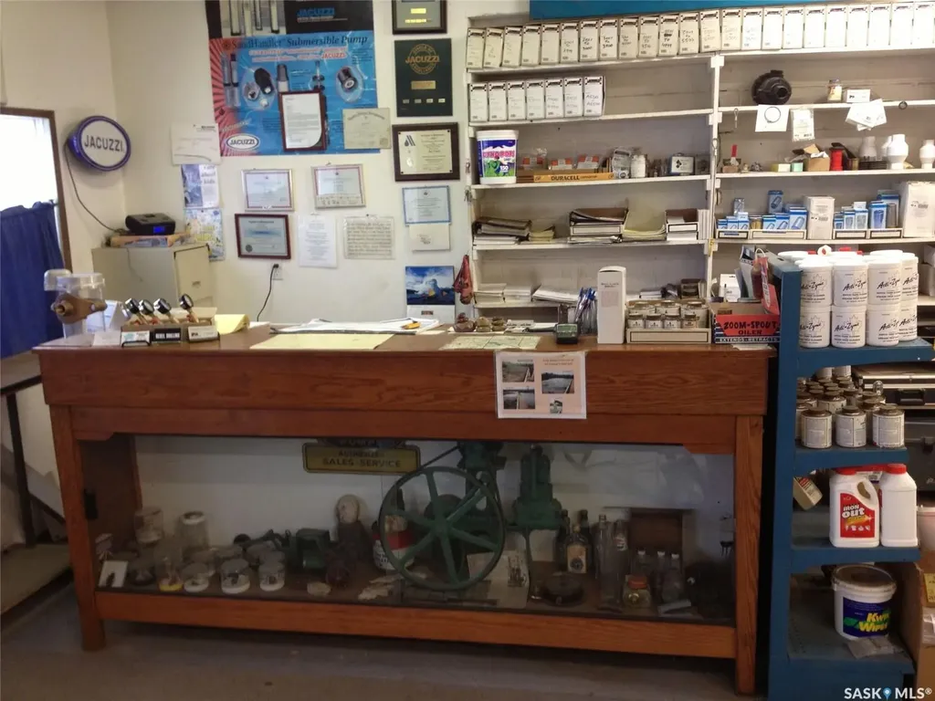 405 & 407 Railway Avenue Weyburn SK S4H 0A7