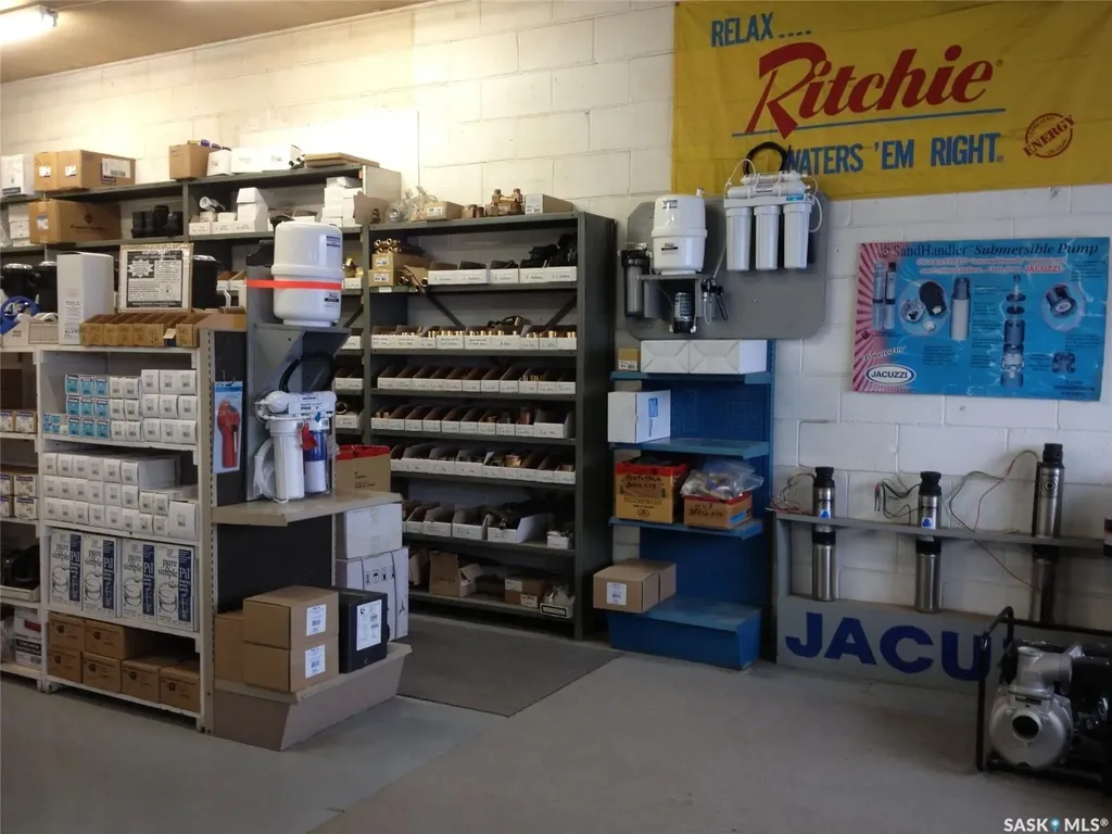 405 & 407 Railway Avenue Weyburn SK S4H 0A7