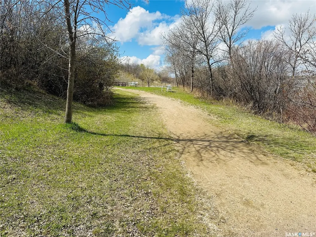641 Grand Avenue Buena Vista SK S2V 1A2