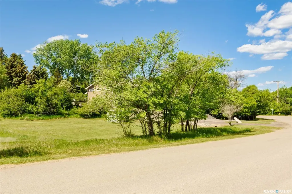 641 Grand Avenue Buena Vista SK S2V 1A2