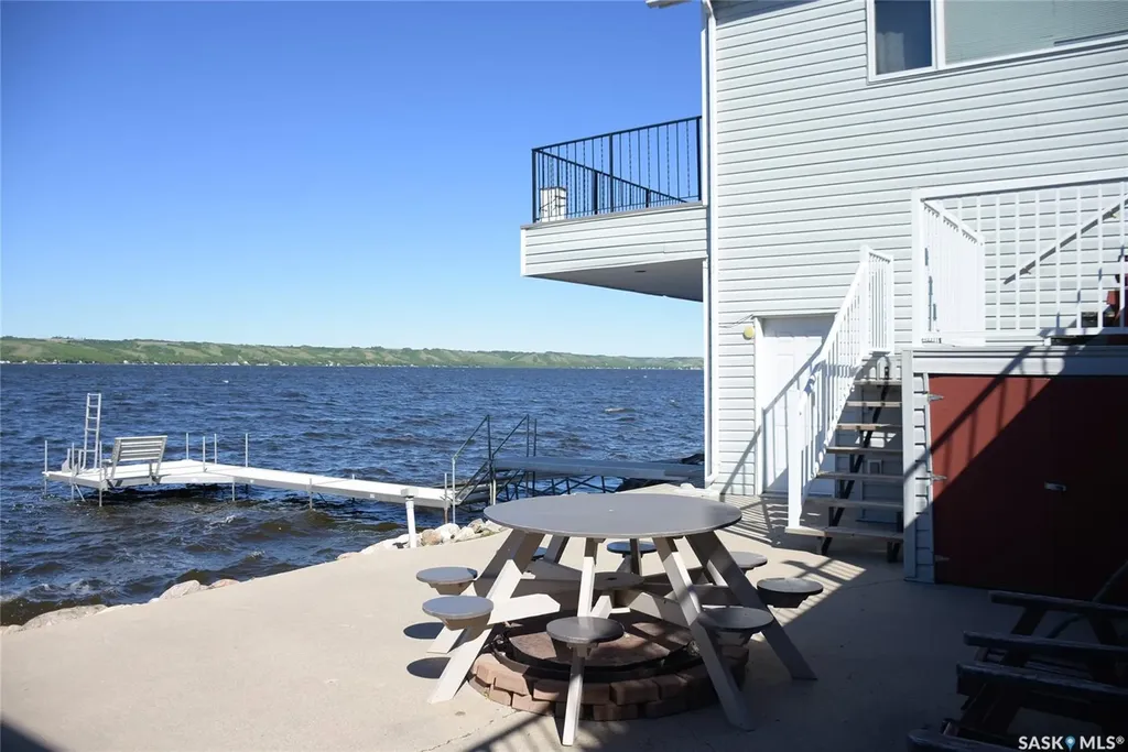 368 South Katepwa Drive Katepwa Beach SK S0A 0A0