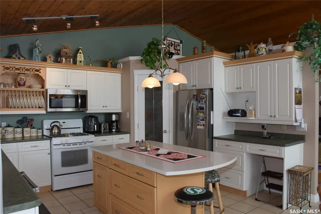 368 South Katepwa Drive Katepwa Beach SK S0A 0A0