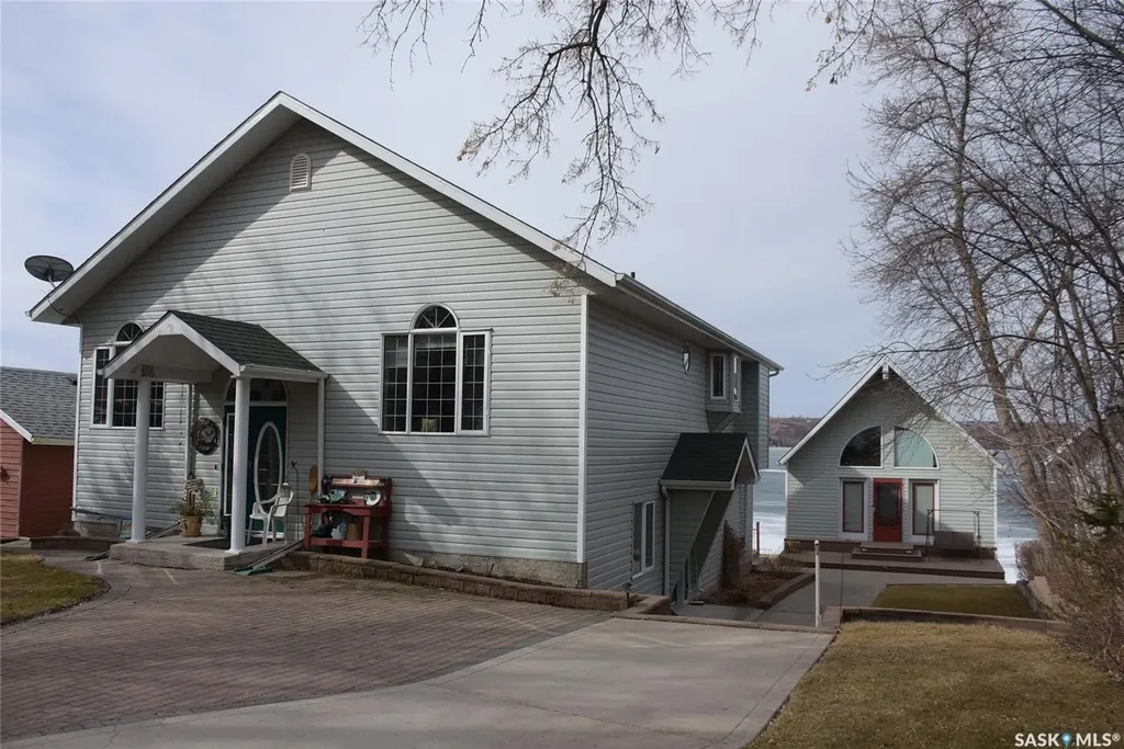 368 South Katepwa Drive Katepwa Beach SK S0A 0A0
