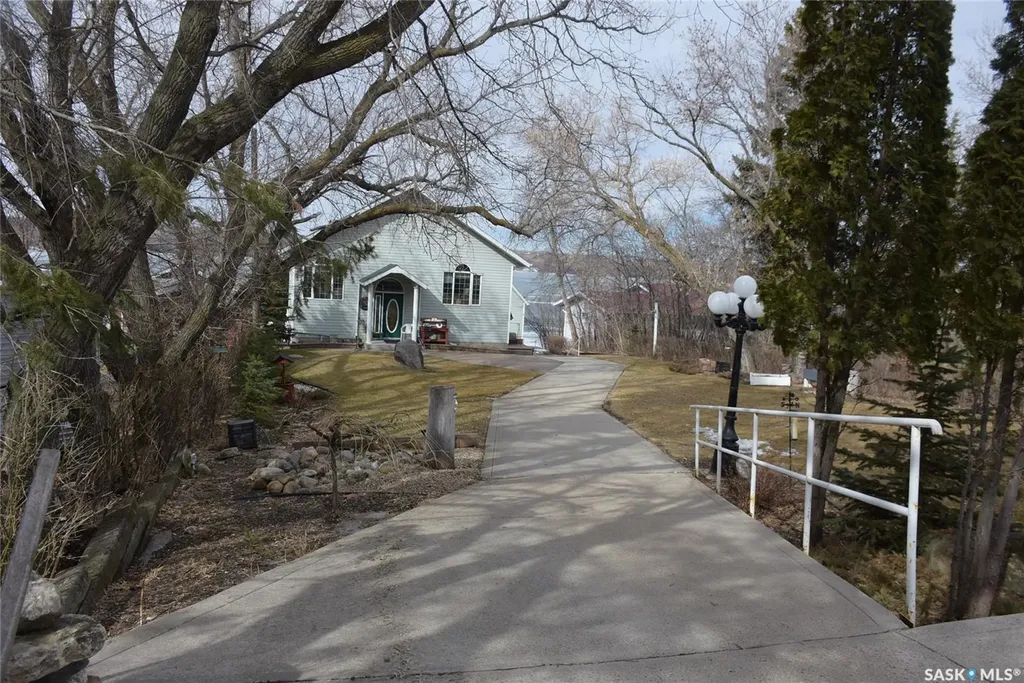 368 South Katepwa Drive Katepwa Beach SK S0A 0A0