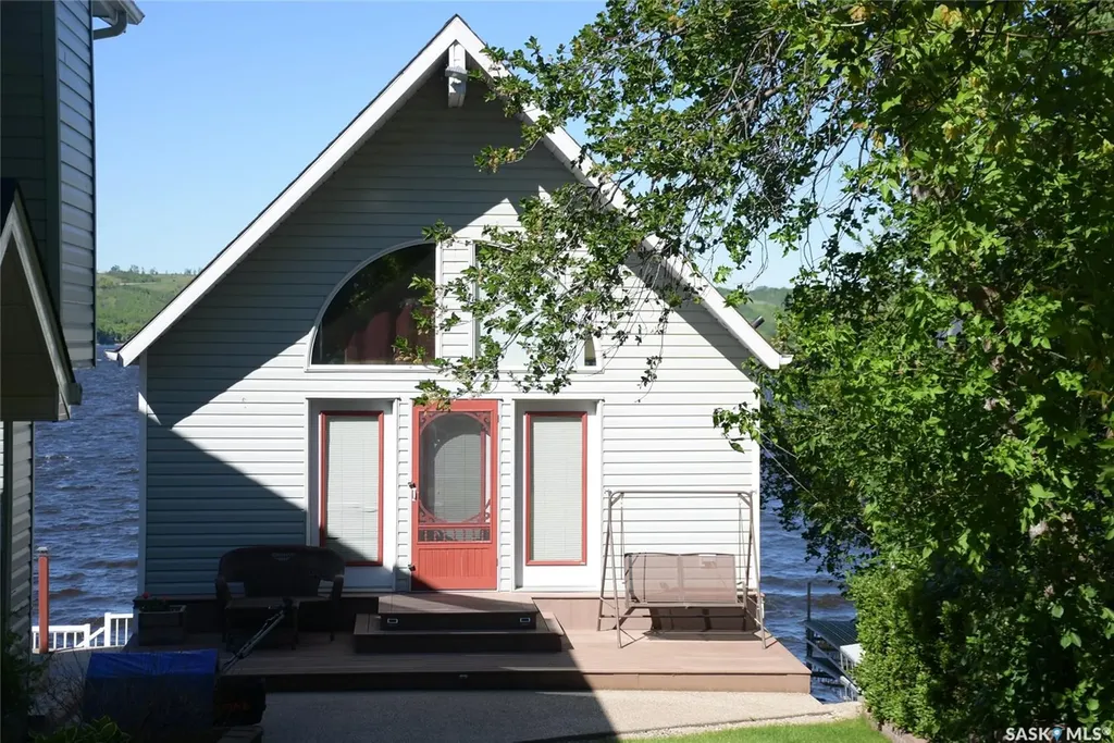 368 South Katepwa Drive Katepwa Beach SK S0A 0A0