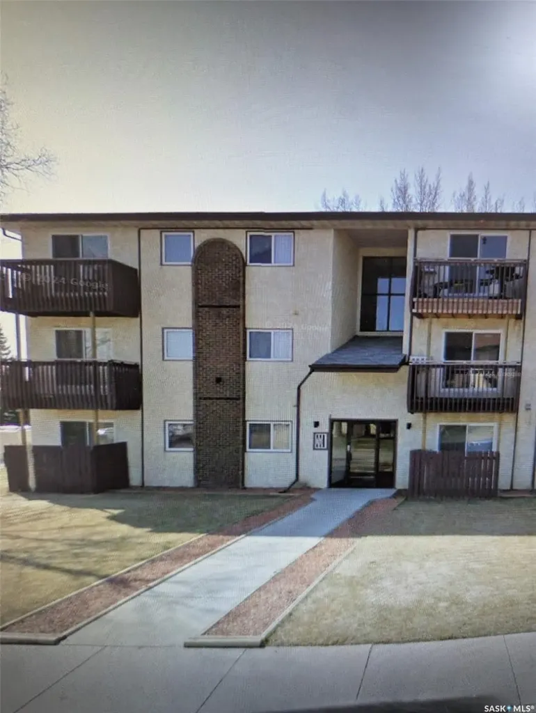 2309 17th Street W Saskatoon SK S7M 4R1